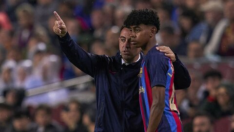 Barca ‘ăn quả’, phải nhớ ‘kẻ trồng cây’ Xavi